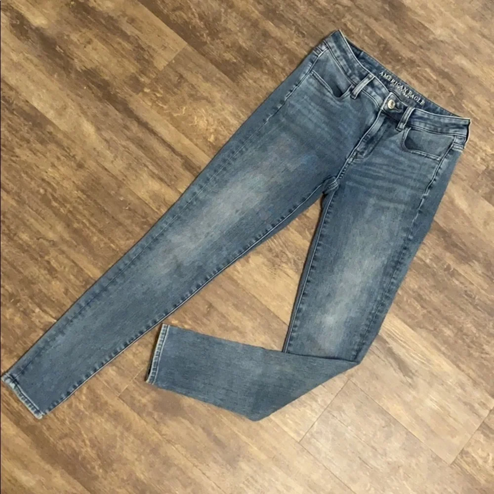 American Eagle outfitters sz 2 hi-rise jeg…